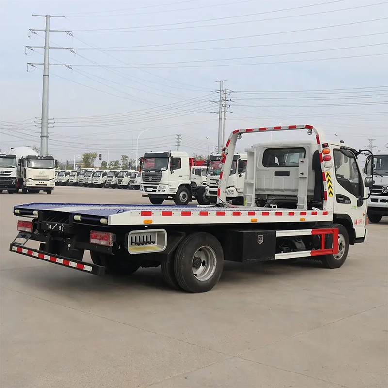 Small wrecker truck Yuchai 120HP Euro 3, tow truck wrecker, wrecker body FOR sale