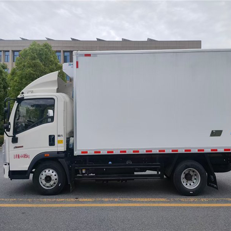 Howo Sinotruk Mini 3.5 ton van cargo truck small box delivery truck