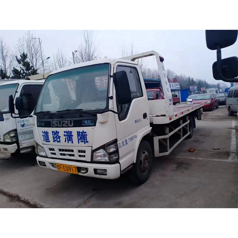 Good condition isuzu wrecker tow truck  low price flatbed wrecker  for sale