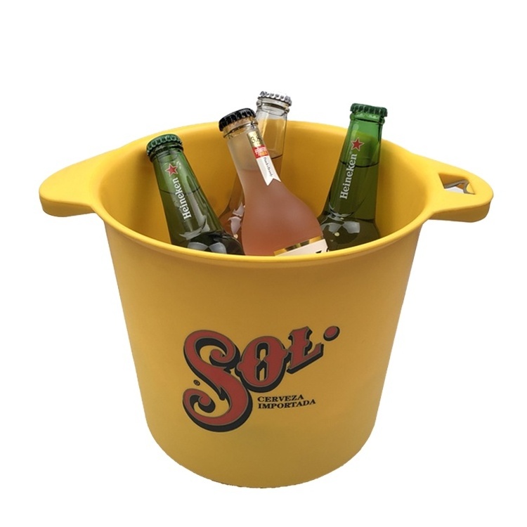 Manufacturer free sample ec-friendly clear large pp plastic beer ice cooler bucket with bottle opener handle