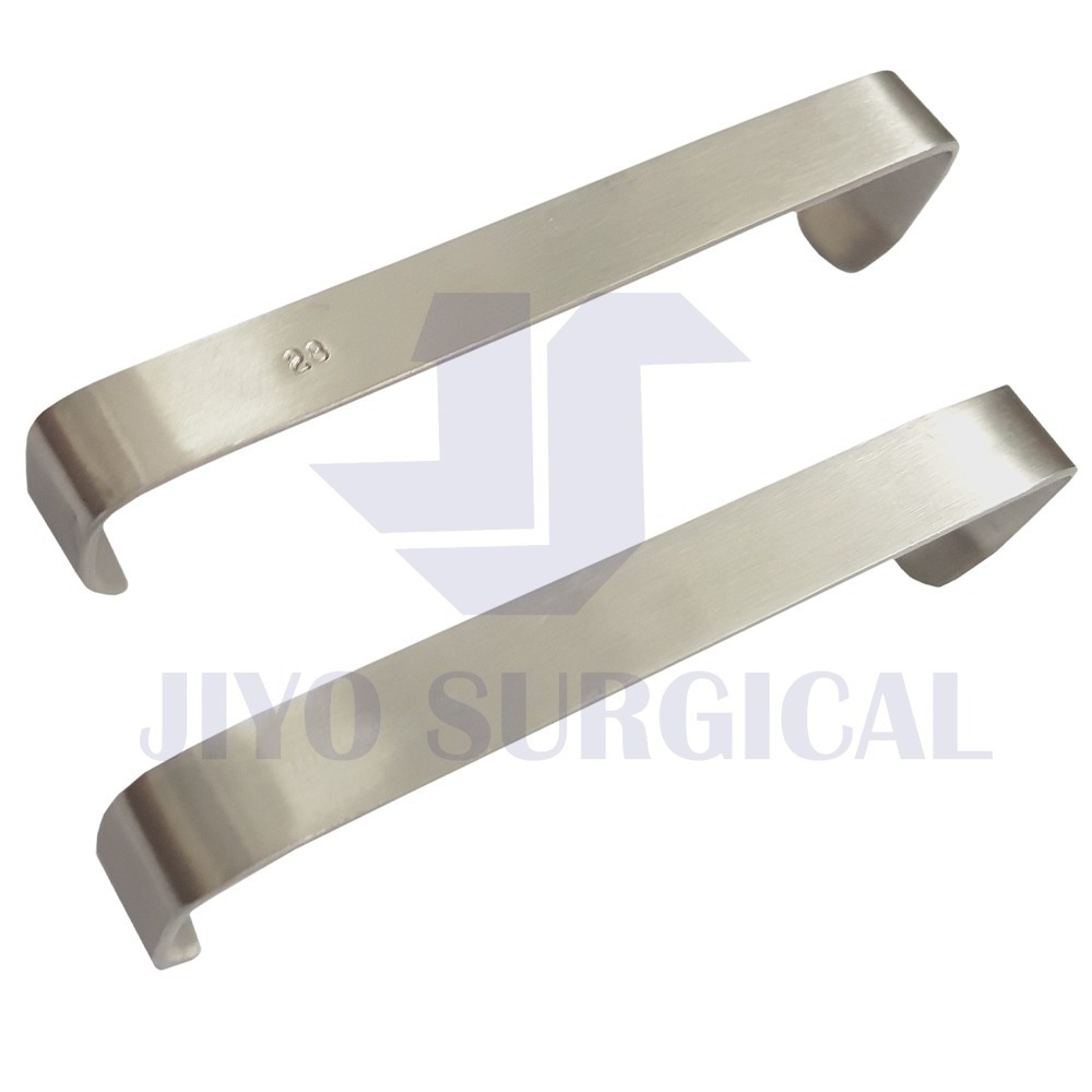 A set of Farabeuf Thyroid Retractor 12 cm Veterinary orthopedics Instruments / Separador Farabeuf 12 Cm