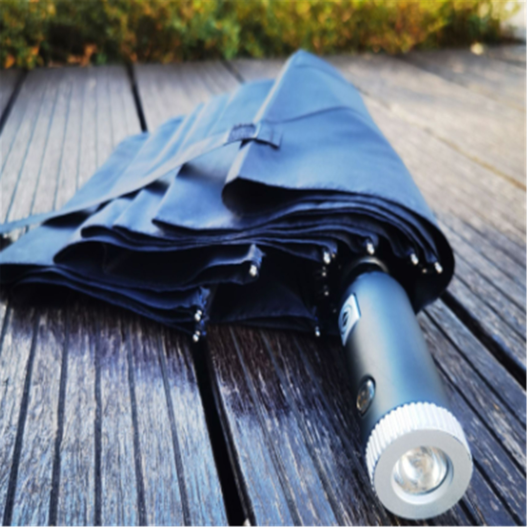 High quality  Flashlight umbrella Flash Light 3 Folded Invert Umbrella