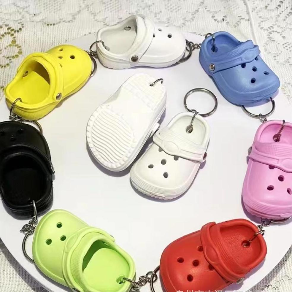 2023 new design Cute 3D Mini clog Shoe Keychain wholesale Summer Colorful  Shoes Creative 3D Beach Small Hole Shoes Keychain