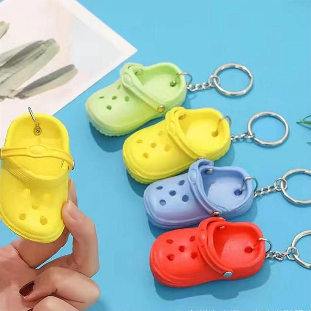 all in stock Cute Mini clog Shoe Keychain wholesale Summer Colorful  Shoes Creative 3D Beach Small Hole Shoes Keychain