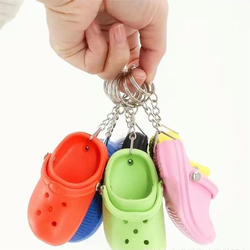 all in stock Cute Mini clog Shoe Keychain wholesale Summer Colorful  Shoes Creative 3D Beach Small Hole Shoes Keychain