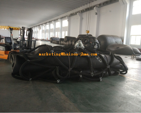 Pneumatic  marine rubber fender with airplane tires for vessels