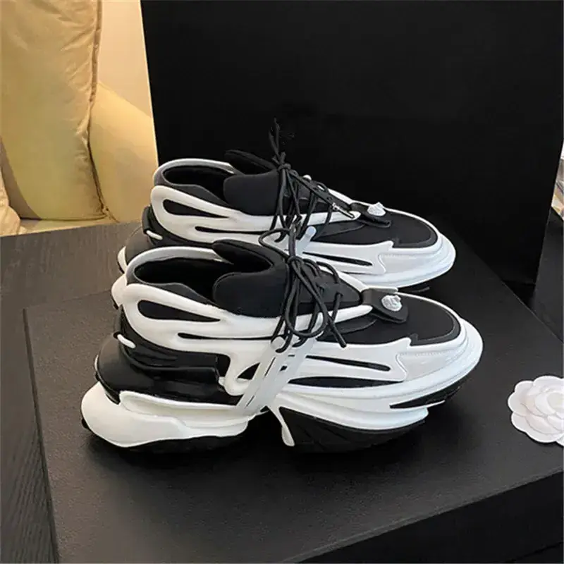 Custom Logo fashion Designer Sneakers Women Bullet Spaceship Chunky Casual Shoes Men