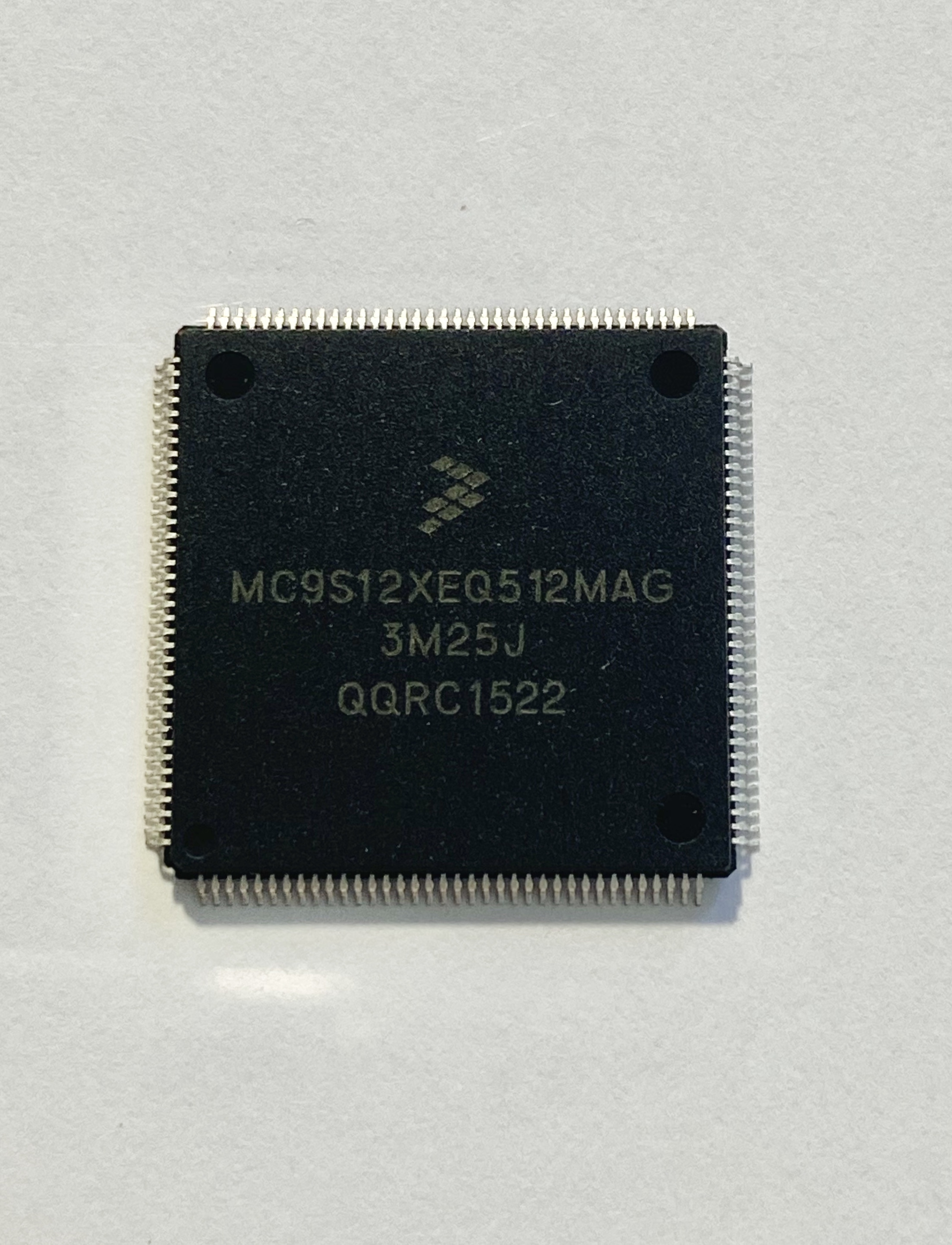 S12X core, 512KB Flash IC Automotive Qualified, QFP 144 Integrated circuit 16-bit MCU S912XEQ512F1MAG