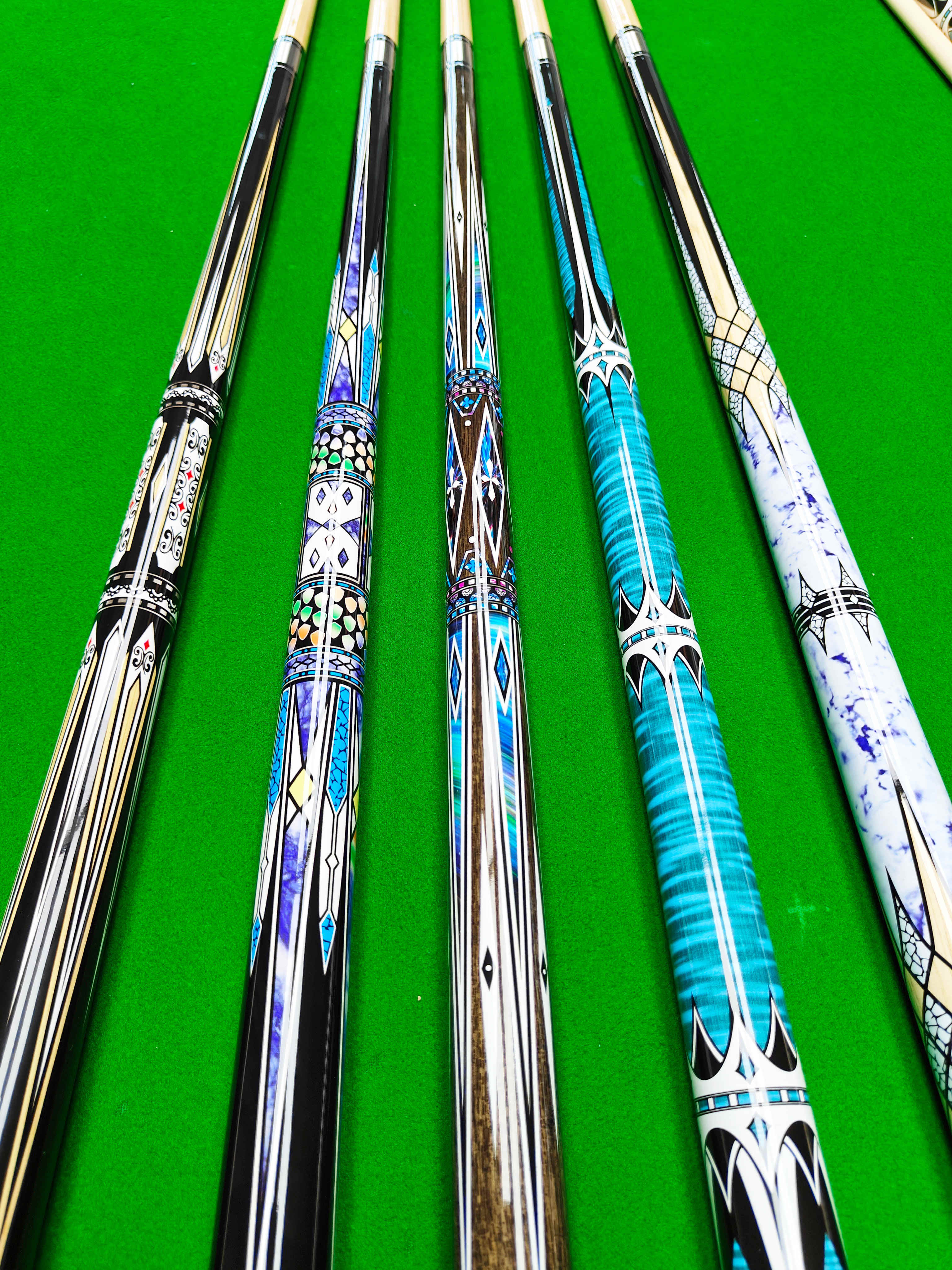 Factory WholeSale AmericanStyle Pool Cue Shaft 13mm Colorful Diamond HighQuality Maple Wood Billiards Cue 57'' Snooker Cue Stick