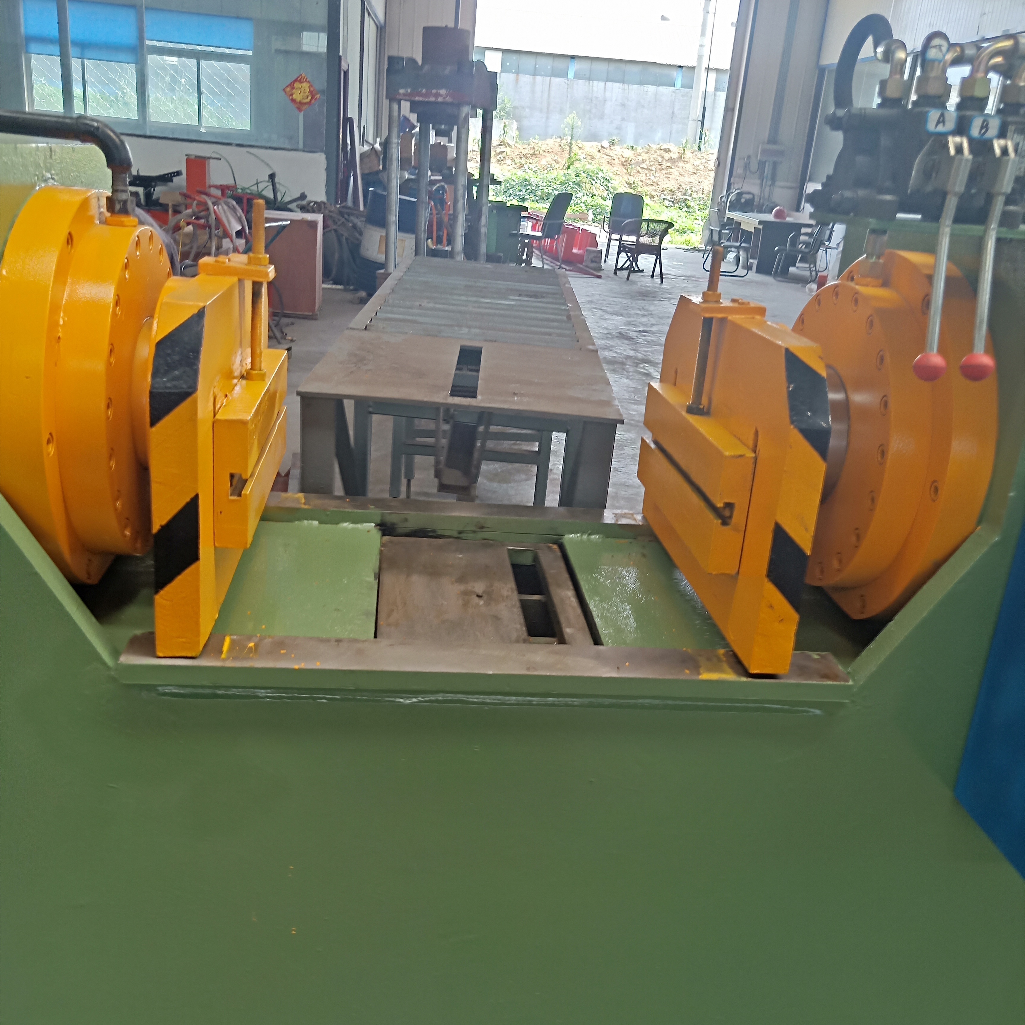 300 ton 400T heavy duty hydraulic track link track chian pin press machine