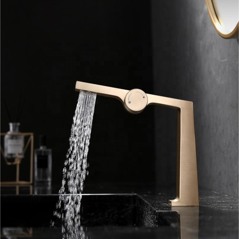 Luxury brushed gold faucets mixers taps brass deck mounted single hole wash basin faucet bathroom sinks faucet