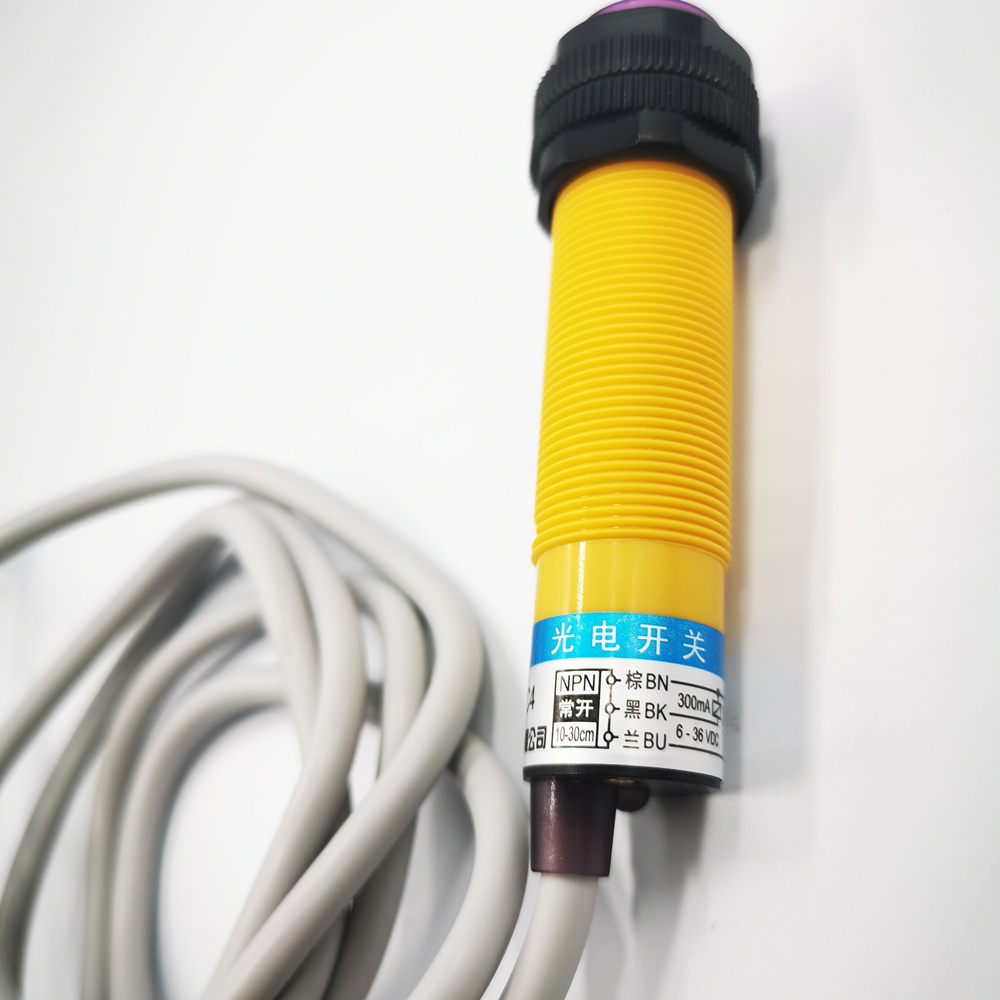 E3F-DS30C4 30CM  NPN  24V sensing distance Diffuse reflection photoelectric sensor switch