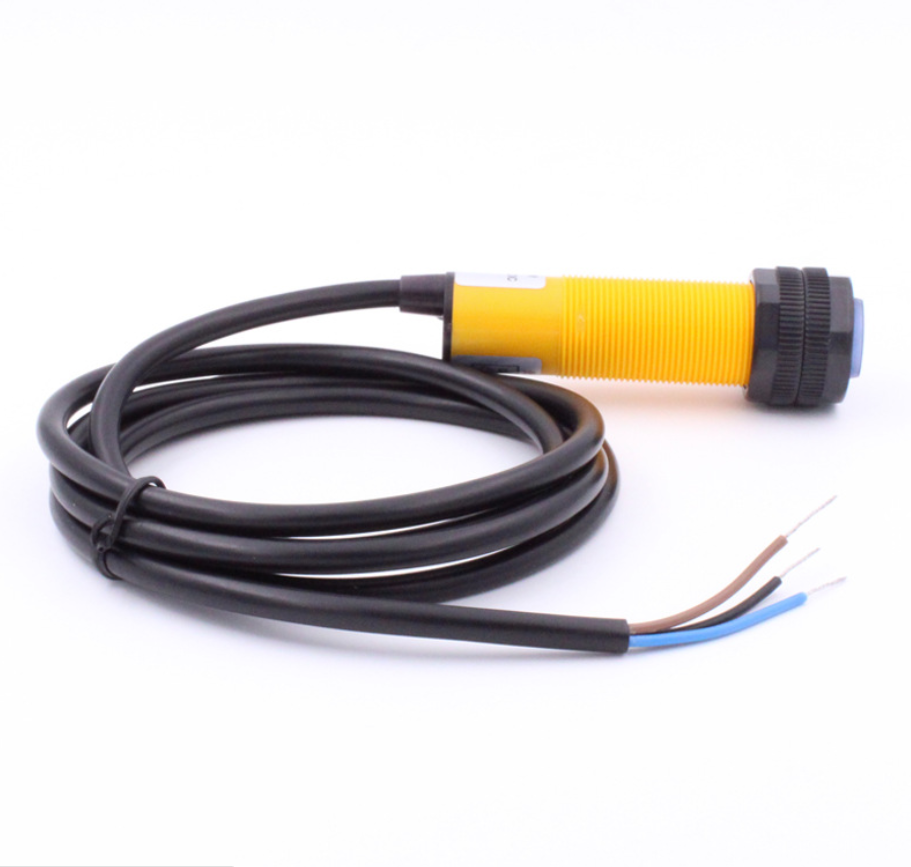 E3F-DS30C4 30CM  NPN  24V sensing distance Diffuse reflection photoelectric sensor switch