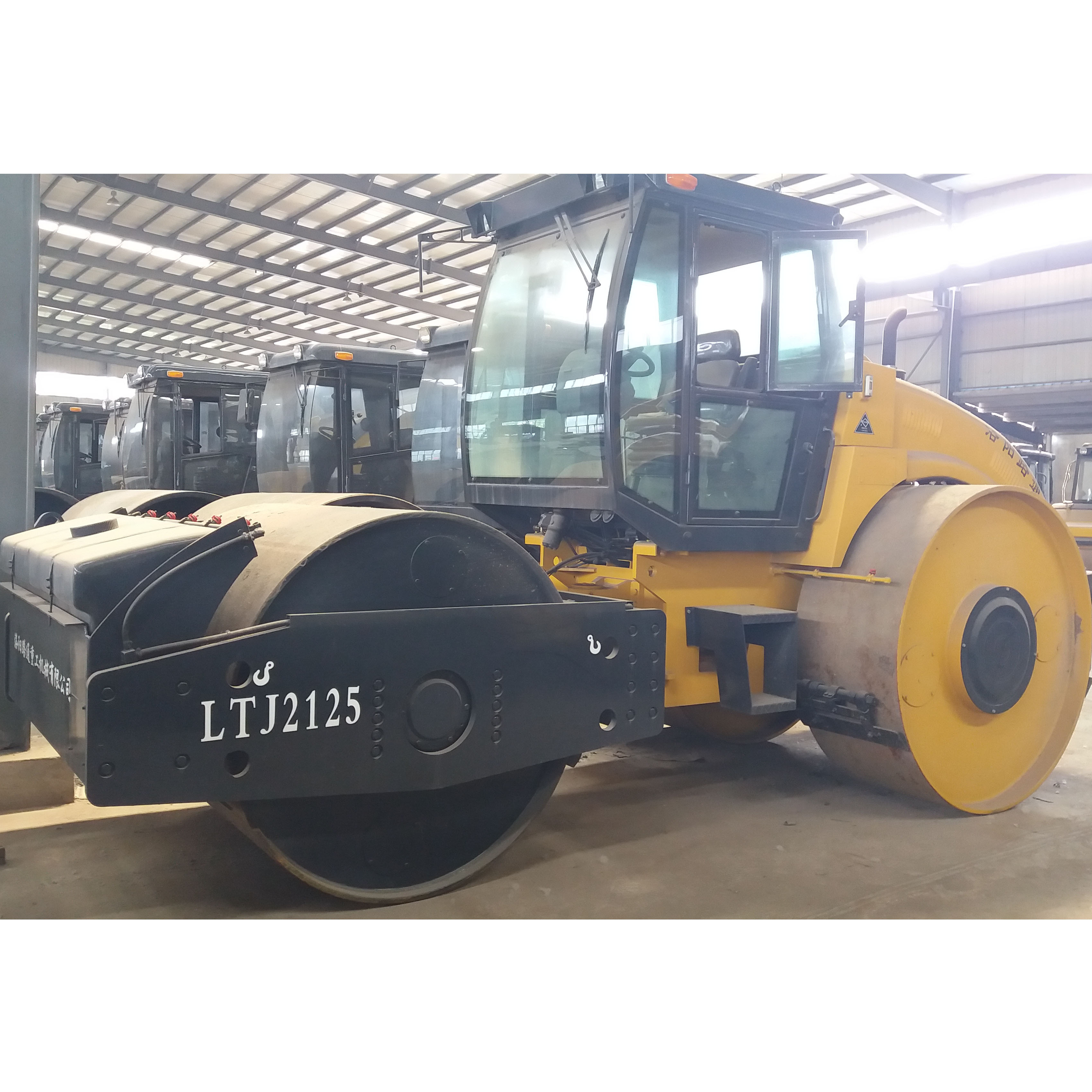 LTJ series 21 ton and 25 ton asphalt road hydraulic single drum three wheel static roller