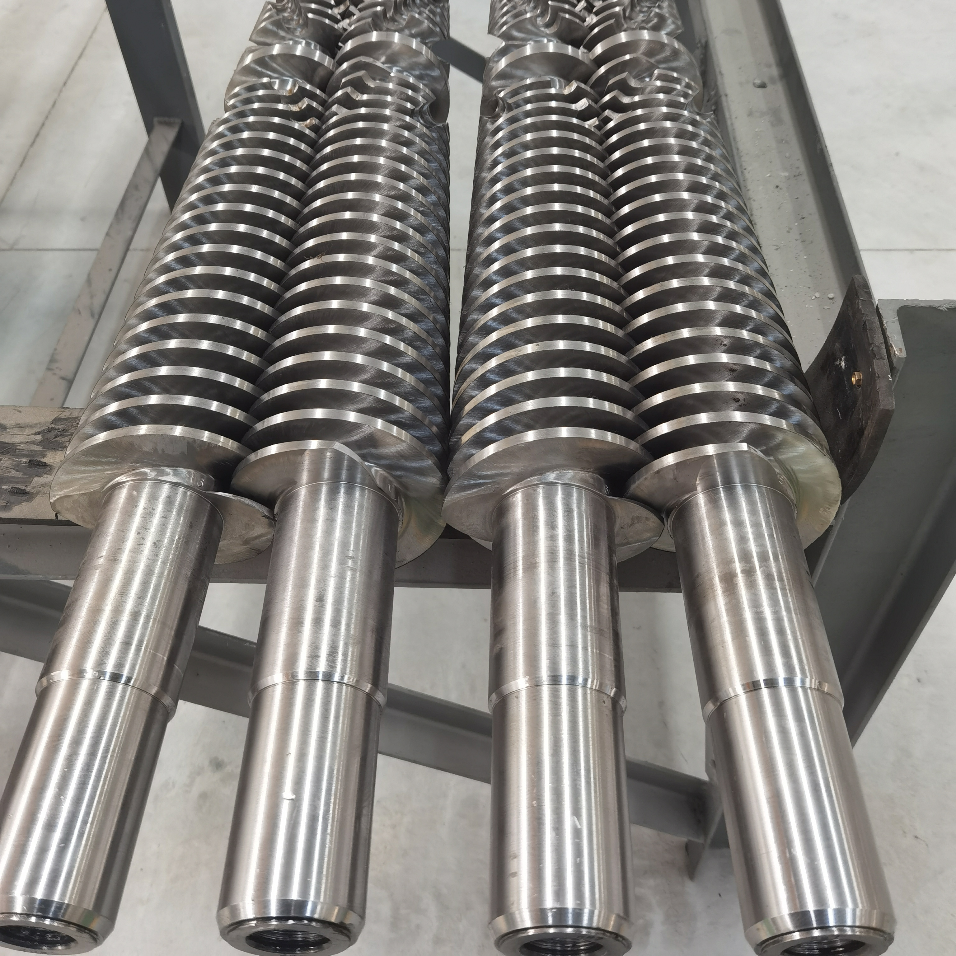 Factory conical twin screw barrel for pvc high quality sjsz 51 105 conical twin screw extruder machine