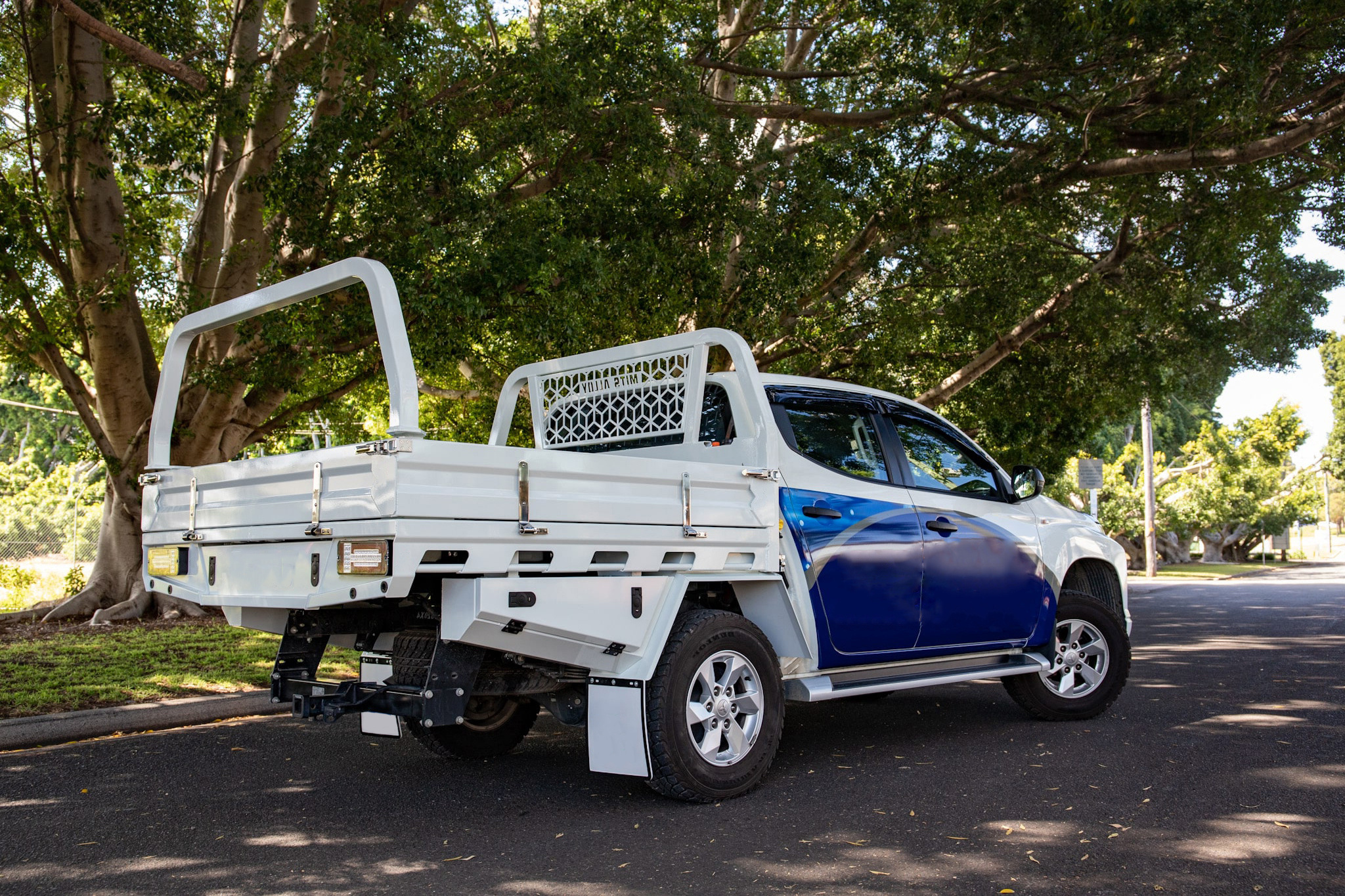 Aluminum Custom Ute Tray With Side Toolbox And Mud Guard For Triton/ranger/hilux Truck Pickup