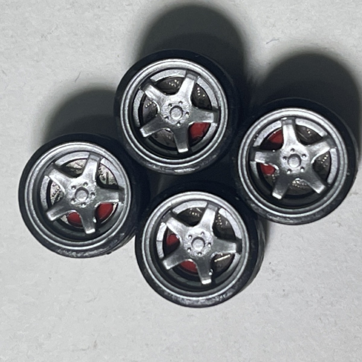 Wholesale 10mm 1:64 Diecast car model modified alloy wheels Bearing version with rubber tire width 5.2mm Parts