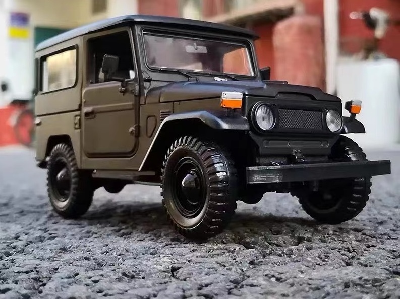 Motormax 1:24 Toyota FJ40 Land Cruiser FJ-40 Simulated Alloy Car Model Collection Display Gft Toy Wholesale