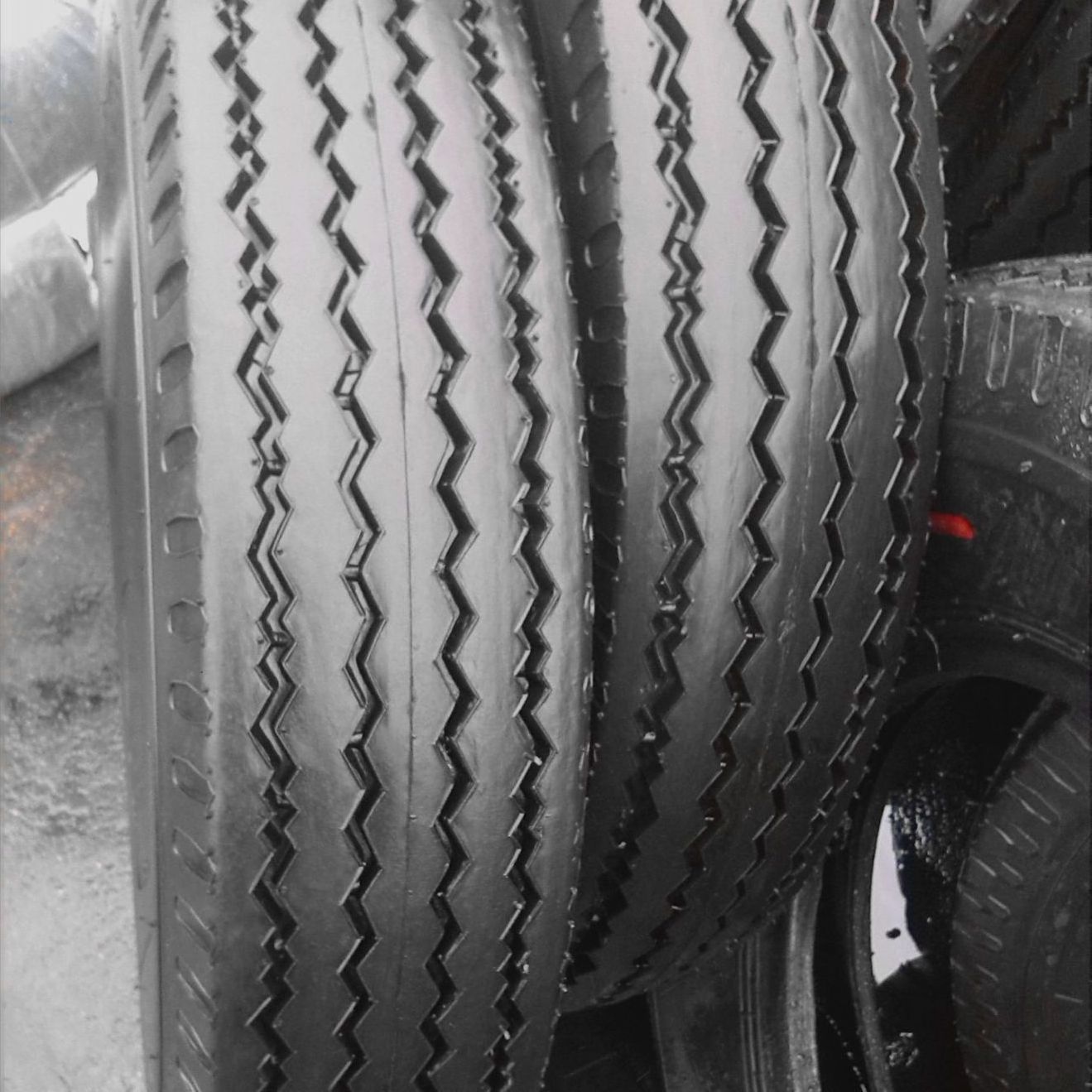 Semi Truck Tires 295/75R22.5 285 70 19.5 Truck Tire 235/65R18 9.00X20 Tires For Semi Truck