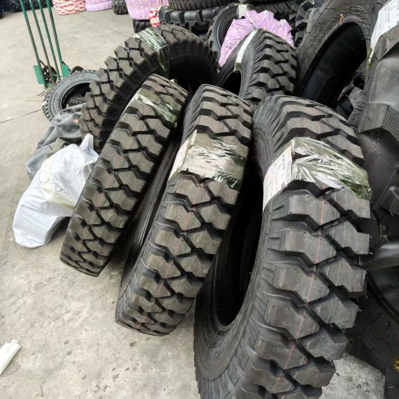 Commercial Tires 11R22.5 Semi Truck Wheels Truck Tire 11R22.5 7.50X20 235/75/15 35X12.50R15 Mud Tires