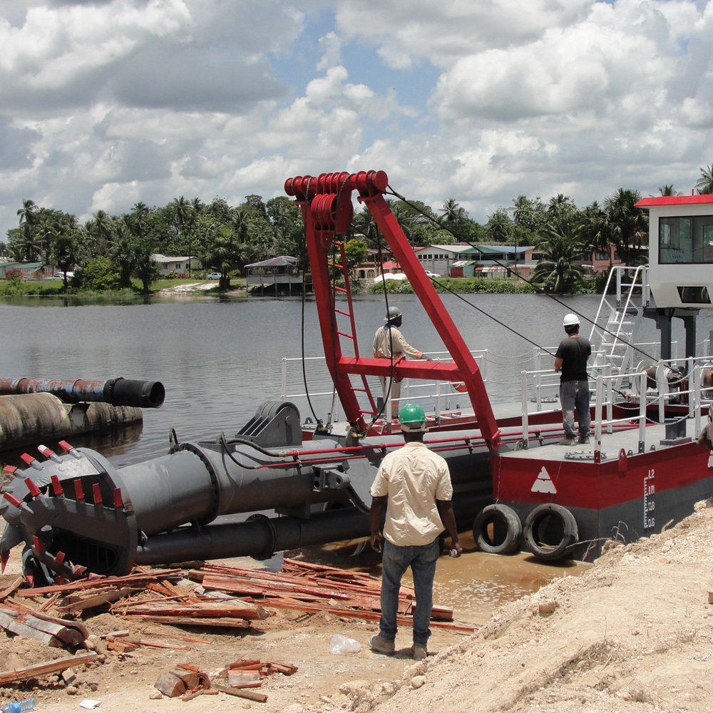 Small Dredger with Cutter Head in River Dredging