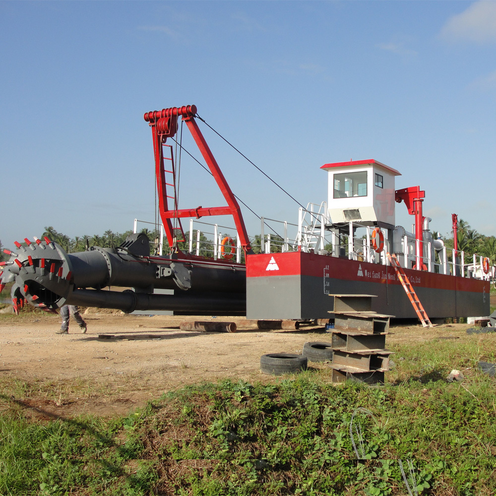 Small Dredger with Cutter Head in River Dredging