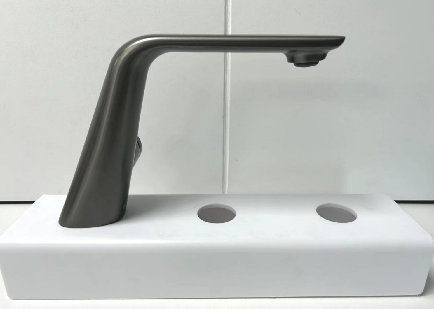 Modern Style Bathroom Faucets Household Hot Cold Water washbasin Faucets Water Kitchen Tap CUPC Kitchen Faucets