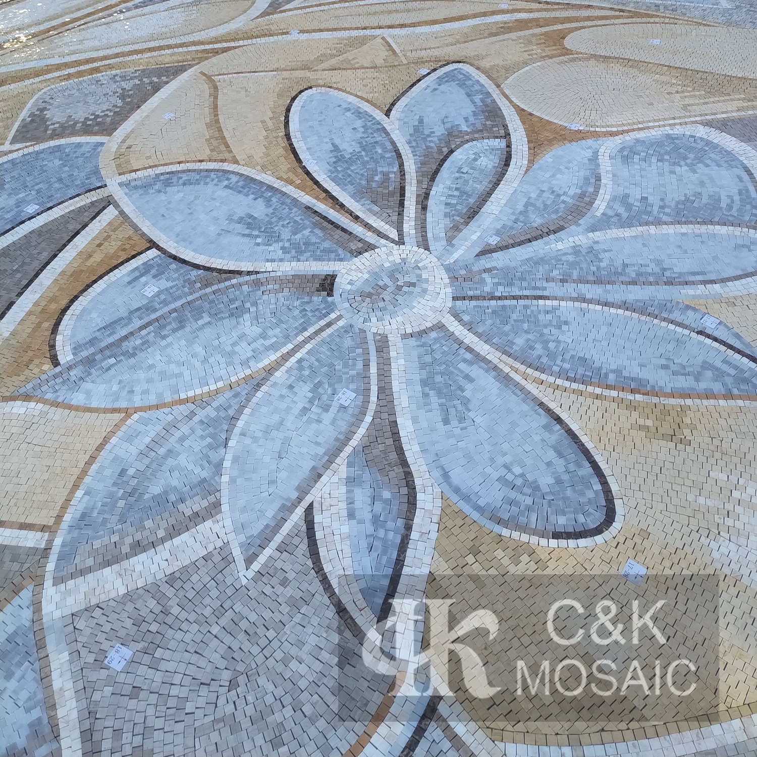 Customized Abstract Handmade Art Patterns Marble Mosaic Tile Murals For Hotel Floor