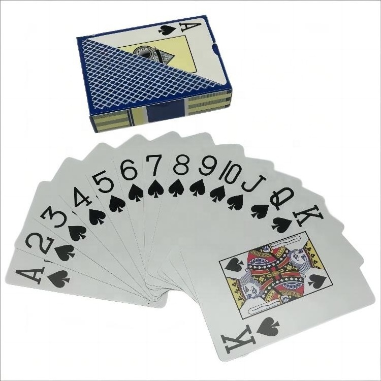 Online Hot Selling Texas Hold'em Poker Cards Plastic Luxury Playing Cards in Bulk