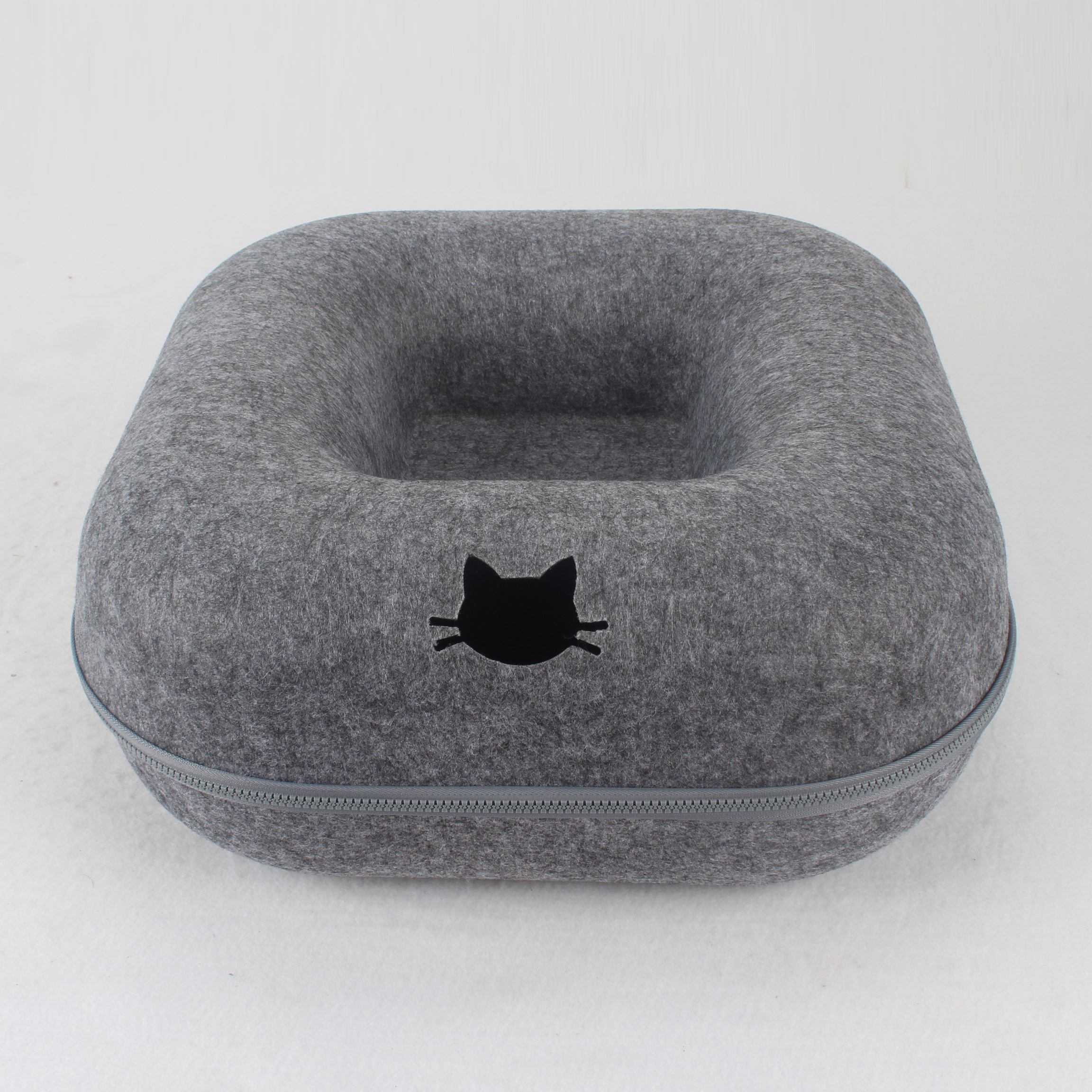 Good Quality Pet Carriers Travel Products Foldable Pet House Cats Tunnel Bed Natural Felt Pet Cat Cave Cat Bed