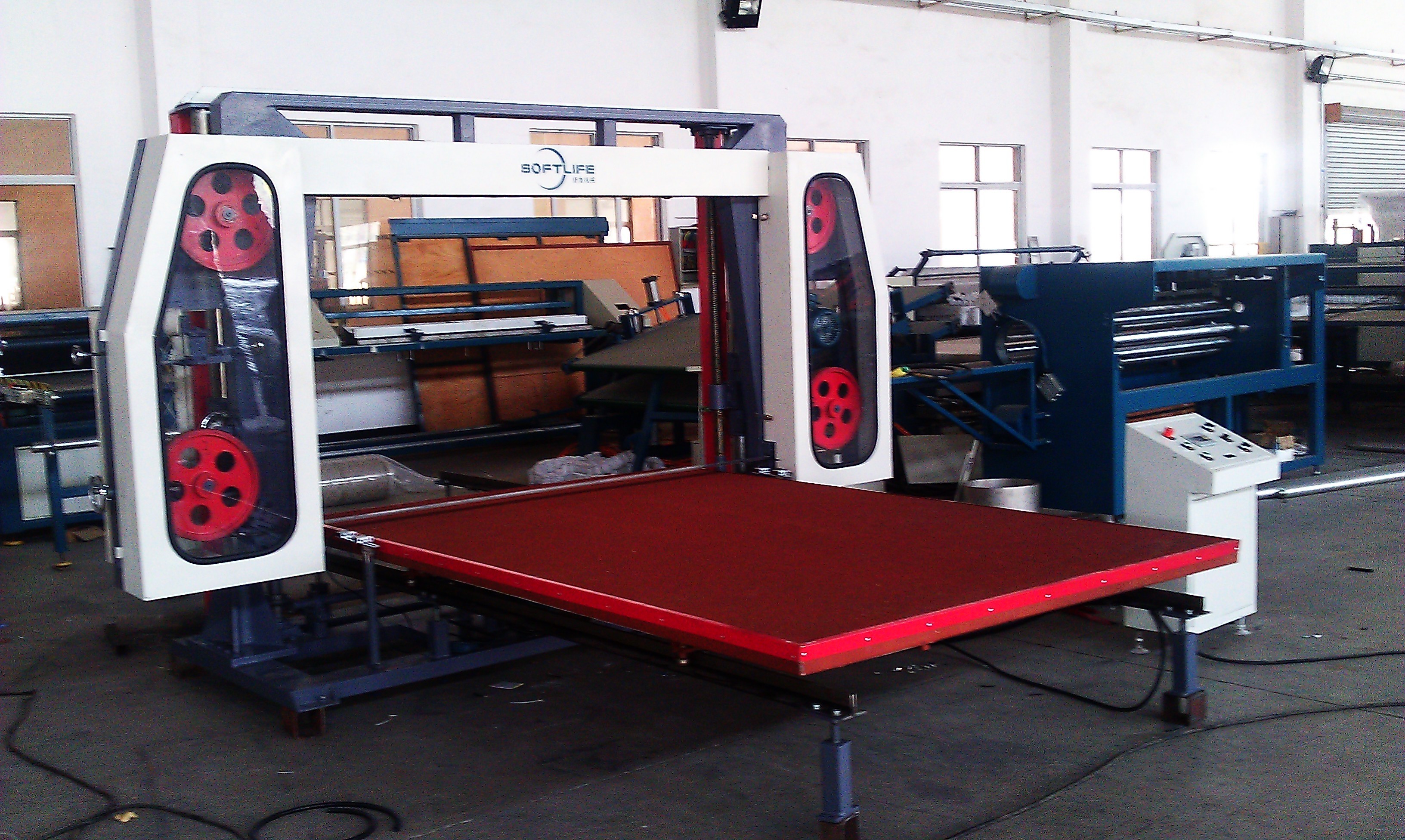 Carousel Splitting Foam Cutting Machine