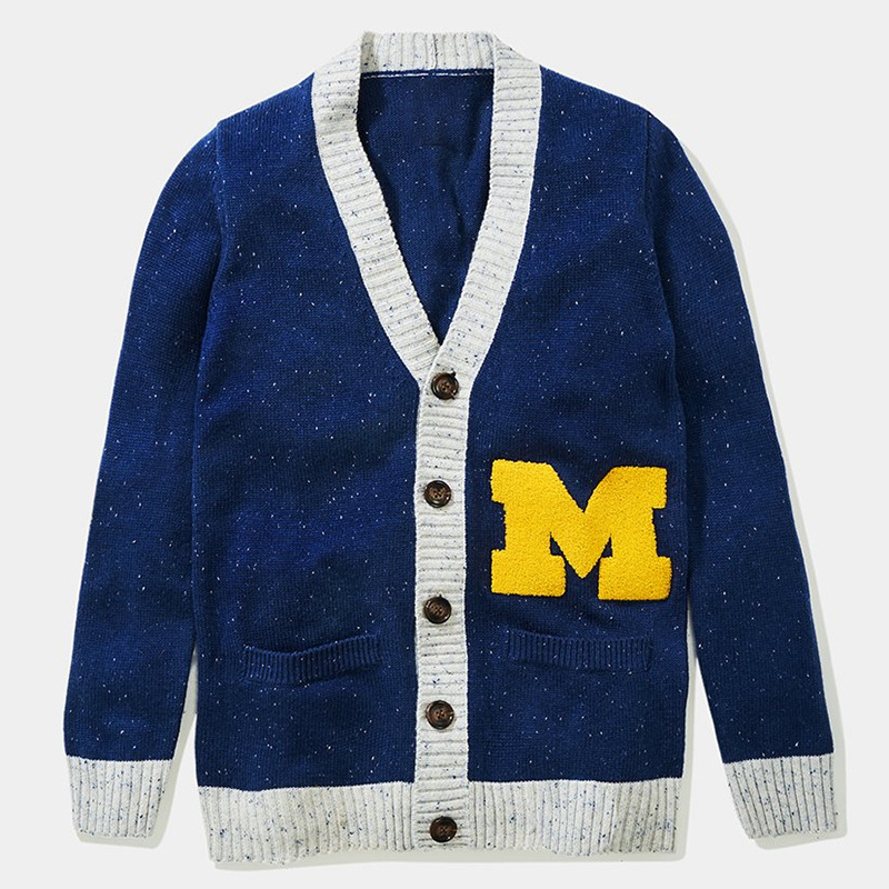 Factory Custom Varsity Sweater Chenille Logo Pocket Woolen Knitwear Sweater Unisex Acrylic Button Up Lettermen Sweater Cardigan