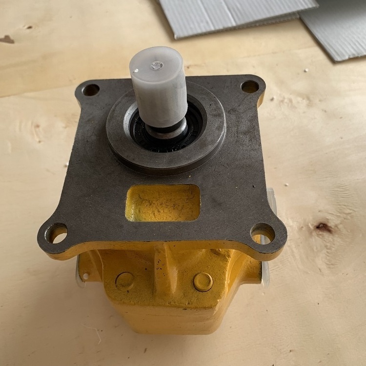 Construction machinery parts D85A-18 transmission pump 07432-71203