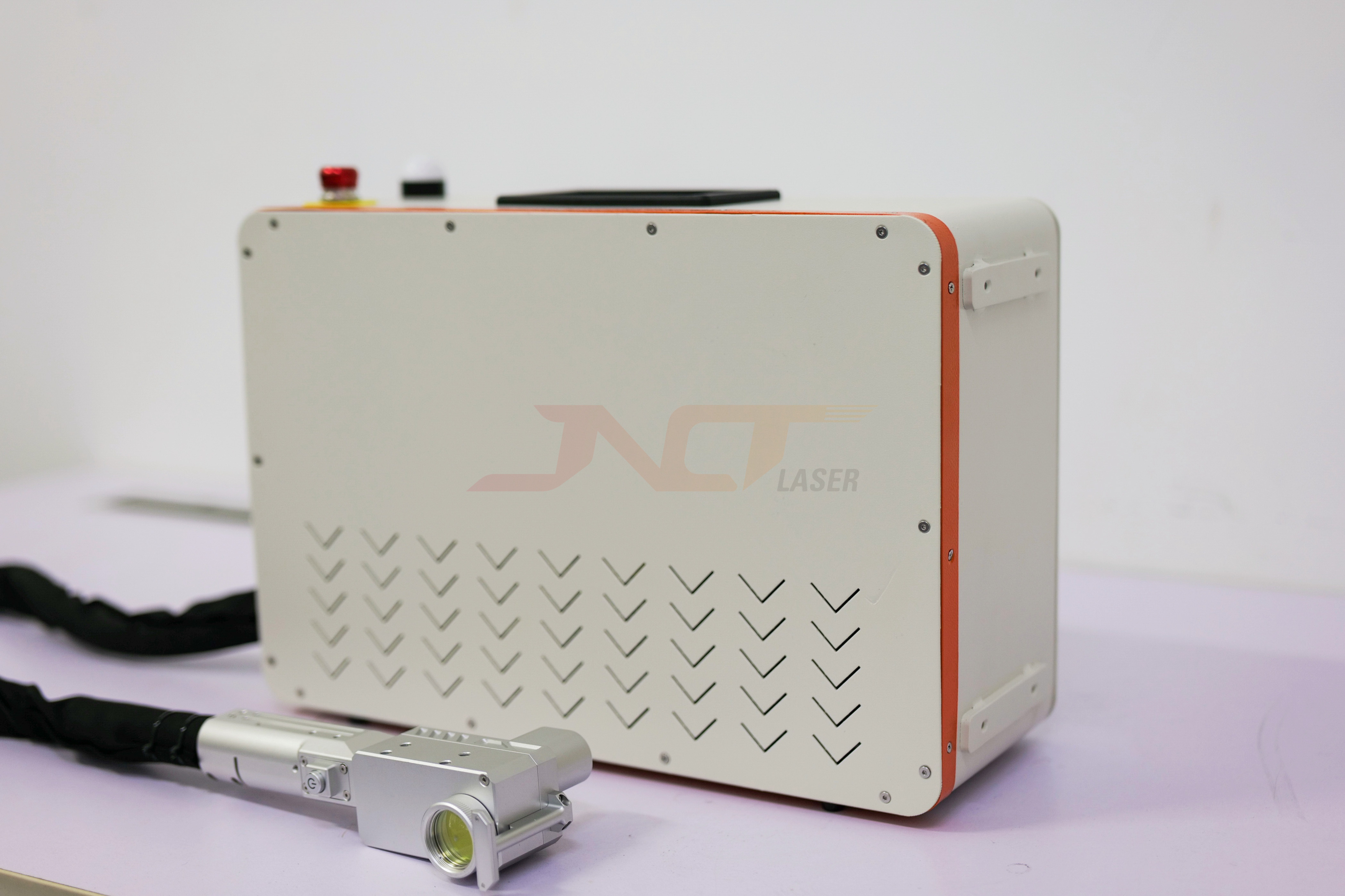 Factory Price  Laser Cleaning Machine Price  100W 200W Laser Rust Removal Backpack Rust Laser Cleaner