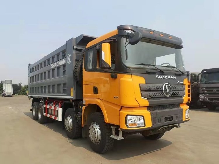 Four-point hydraulic suspension cab 8x4 crawler delivery truck dump tipper truck