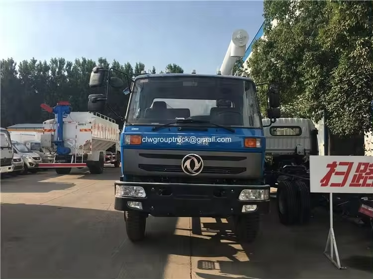 Dongfeng 145 cab 15cbm bulk feed delivery truck Price