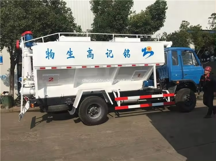 Dongfeng 145 cab 15cbm bulk feed delivery truck Price