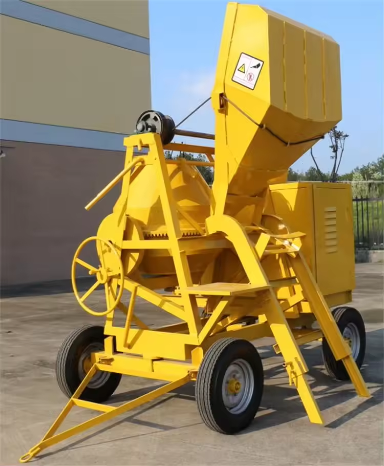 New designed self loading auto concrete mixer