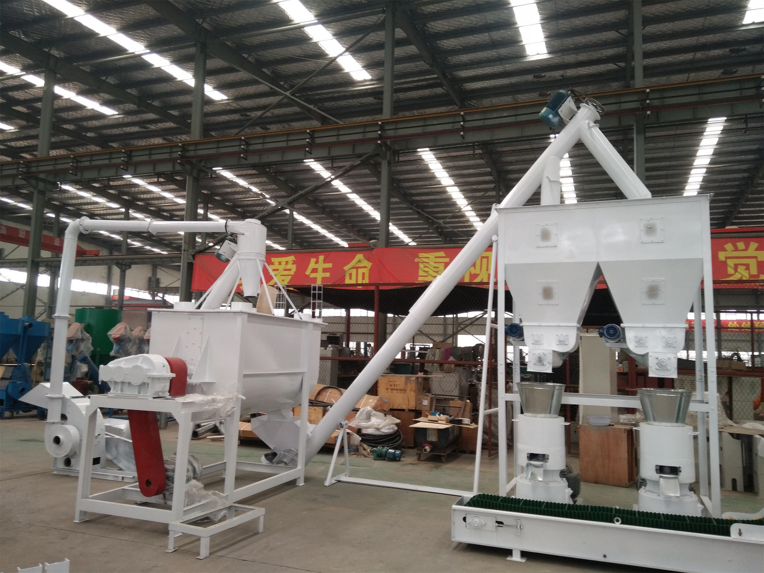 Low cost 300kg 500kg 1t/h small farm used livestock poultry cattle feed pellet mill/animal feed pellet machine production line