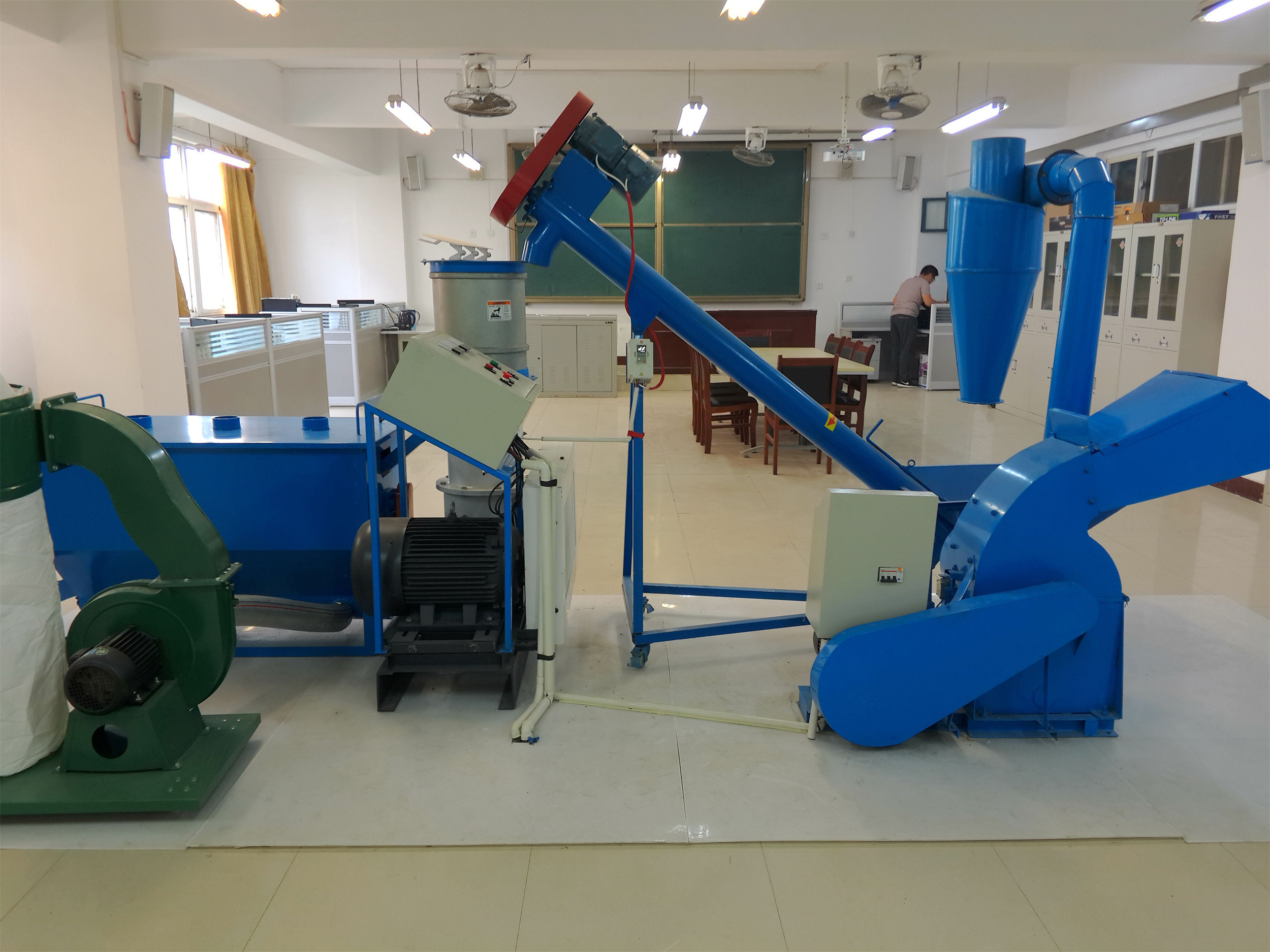 Small Feed Mill Plant used 500-1000 Kg/h livestock Pellet Feed Production line