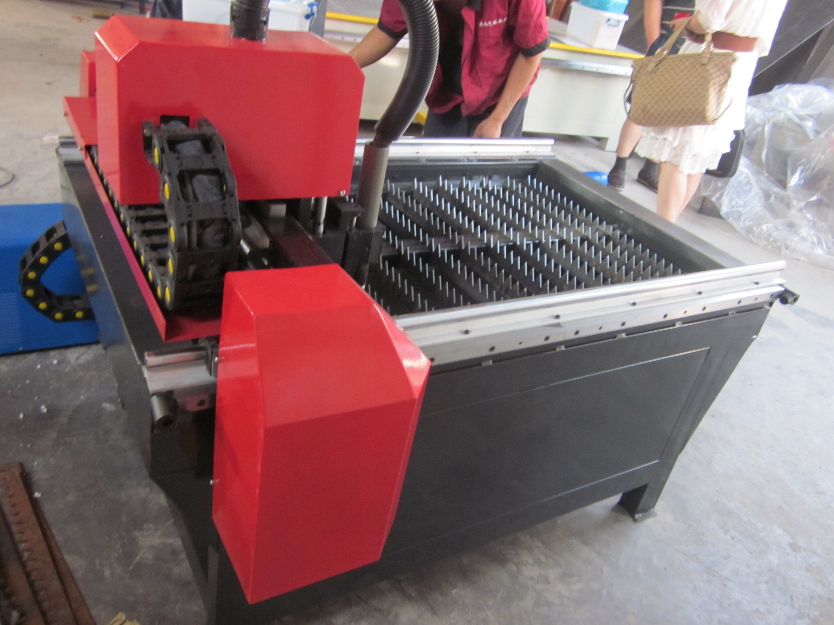 China Portable Small CNC Plasma Cutting Machine Price 6090/mini cnc plasma cutter/metal plasma cutting machine