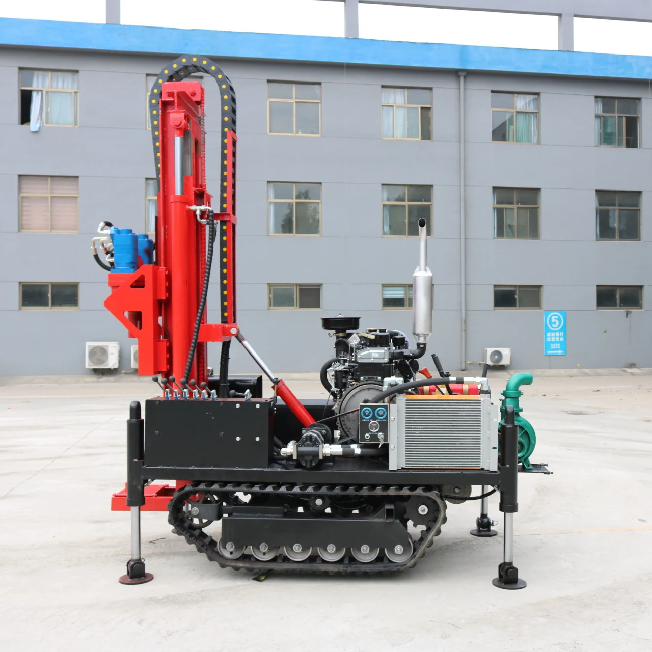 High quality crawler down hole drilling rig 35HP dual power head water well drilling rig