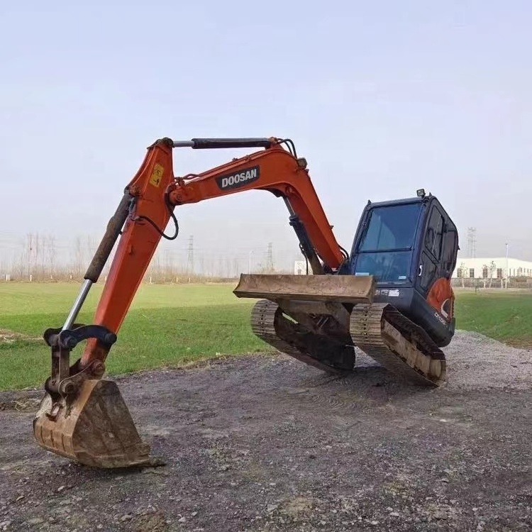 Used Doosan Dh35 Excavator Doosan Dh35 Dh55 Mini Excavator Excavadora May Xuc With Rubber Tracker And Dozer Blade