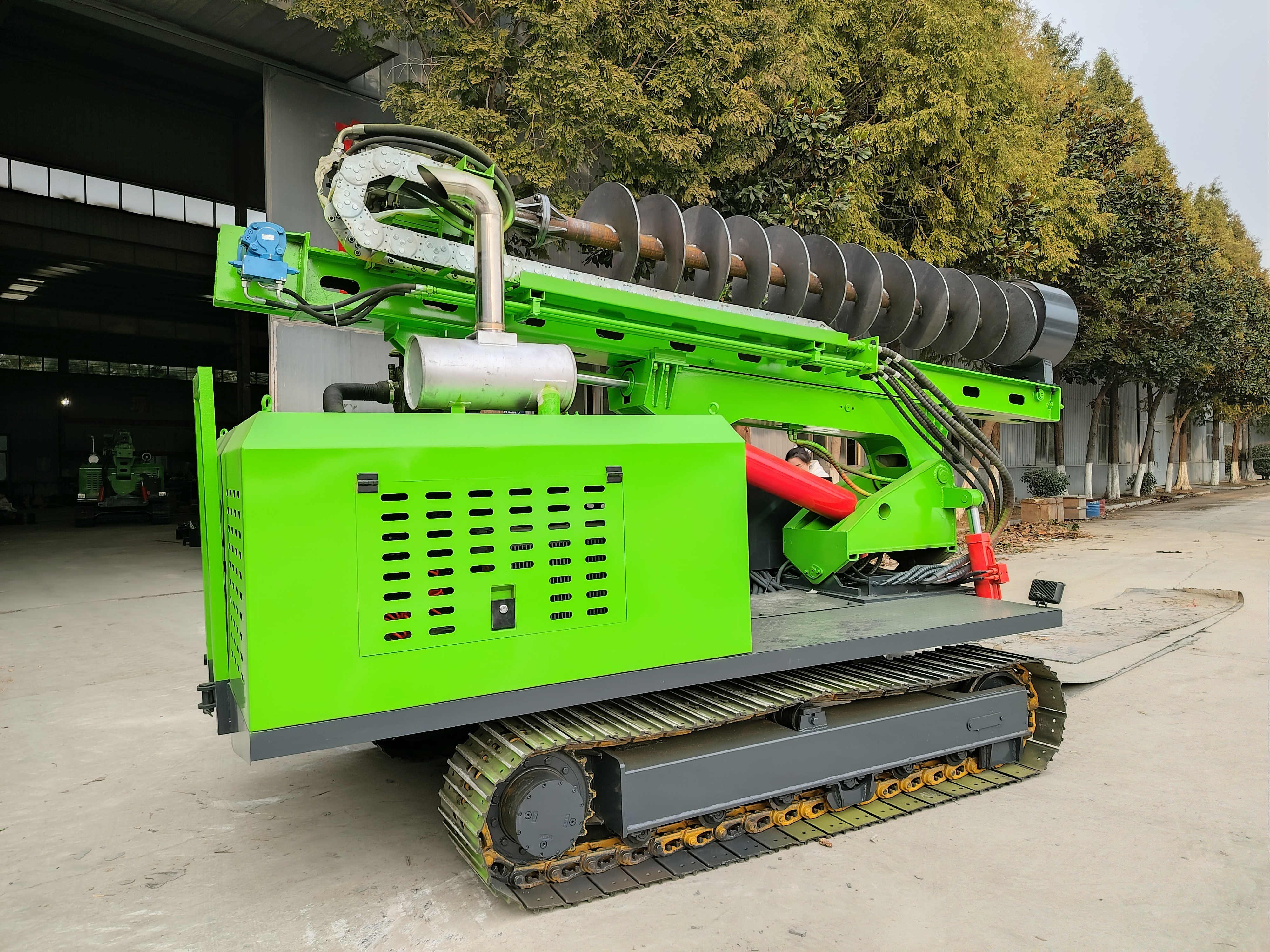 Crawler type photovoltaic pile driver high-efficiency drilling pile driver customized hydraulic pile driver