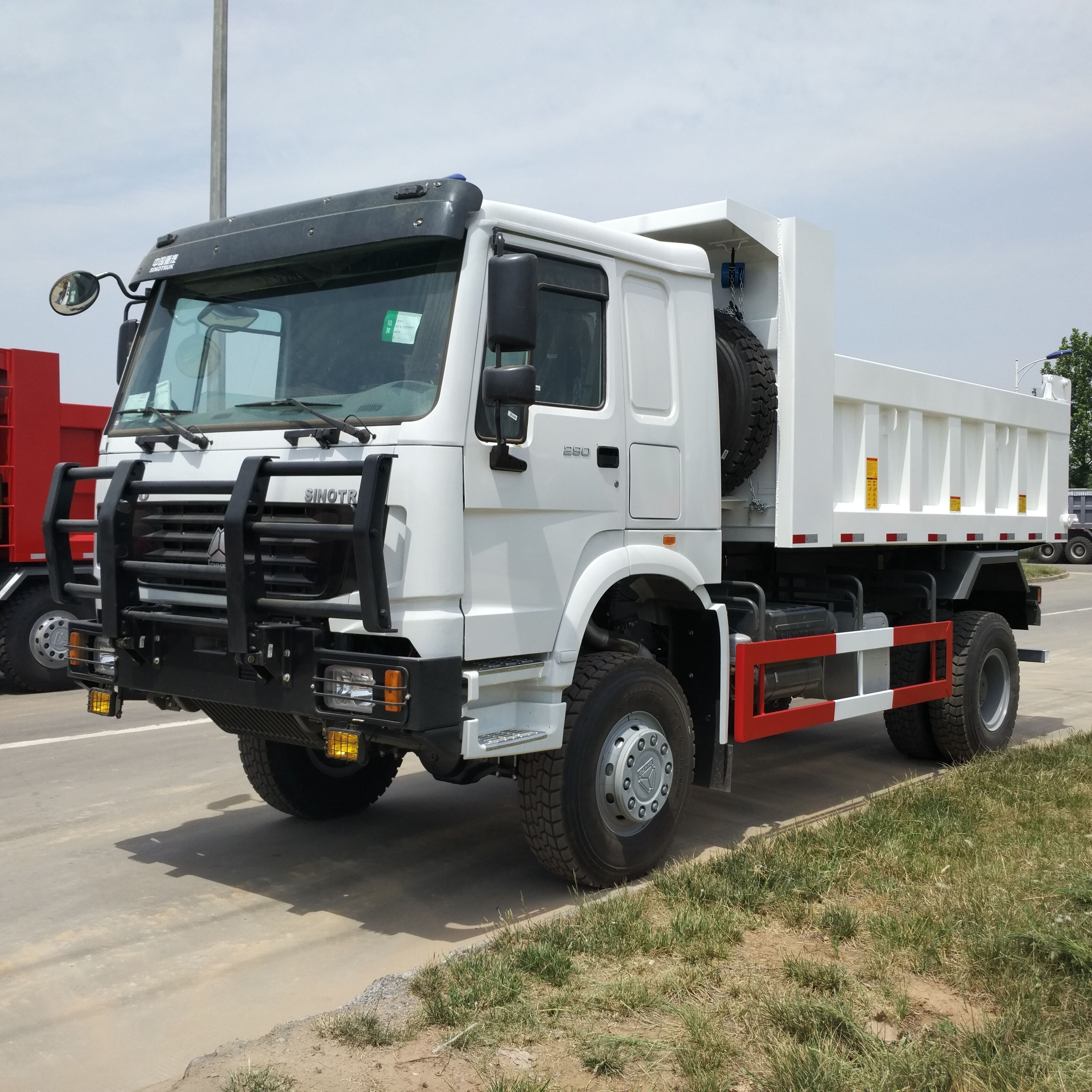 dump truck 4x2 sinotruk HOWO capacity 10 ton 12 ton 15ton 16 ton  18 ton  2 axles  6 wheel dump truck