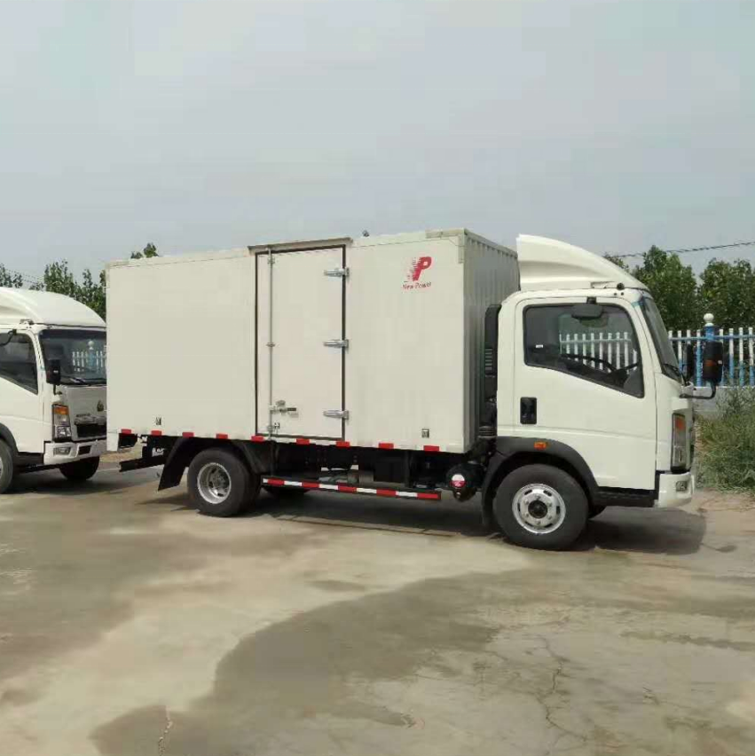 Howo Sinotruk Mini 3.5 ton van cargo truck,small box delivery truck 3/4/5/10 toneladas camiones de carga 26 ft caminhao camion