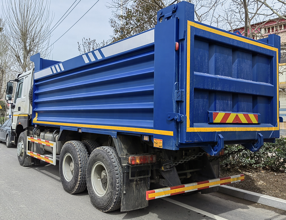 new model 25 tons dump truck Sinotruk howo V7-X tipper truck for sale