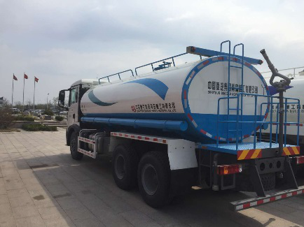 Sinotruk HOWO 371 6x4 driving capacity 20 cubic meters water spray bowser sprinkler tanker truck for sale