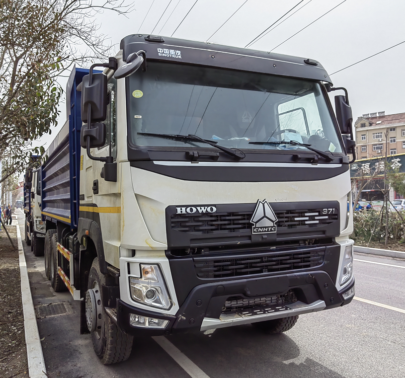 new model 25 tons dump truck Sinotruk howo V7-X tipper truck for sale