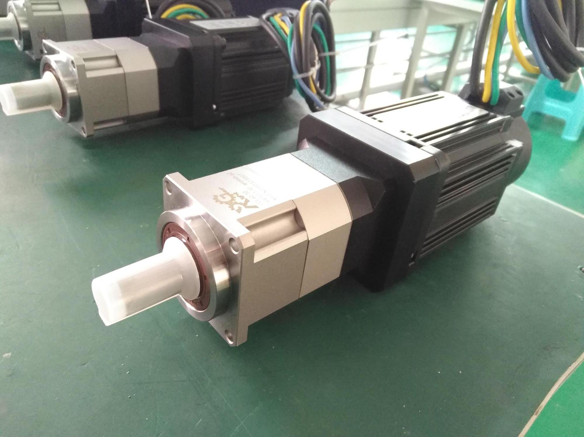 servo motor dc 24 volt 400w 24v motor bldc worm gear motor with brake and right angle planetary gearbox for tracked robot KPJ